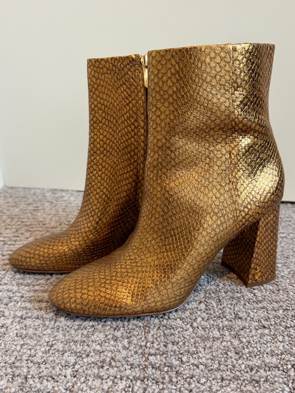 Sam Edelman Women's Daria Block Heel Bootie Medallion Gold Snakeskin Size 9
